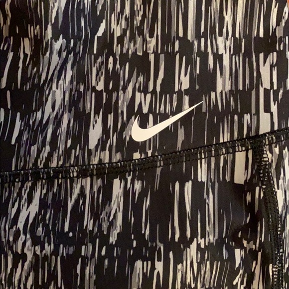 Nike DRI-FIT LEGGINGS - Picture 2 of 4